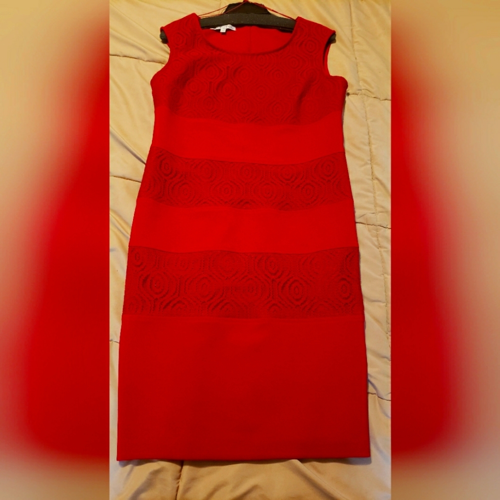 Women's red sleeveless dressy dress